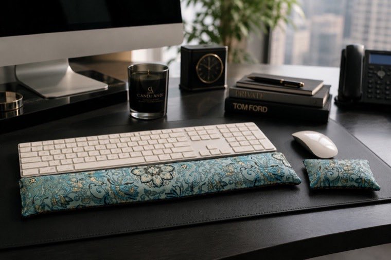 Lavish Comfort keyboard and mouse wrist rest set